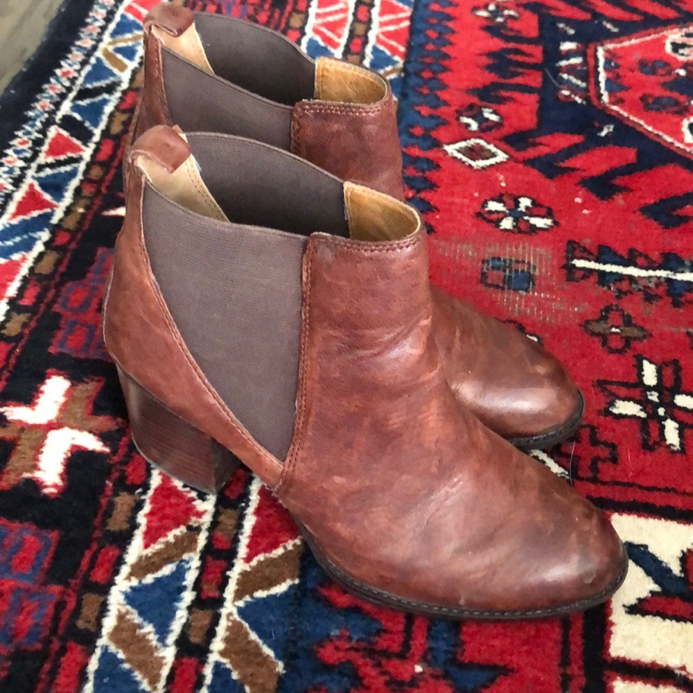 Sofft brown leather booties